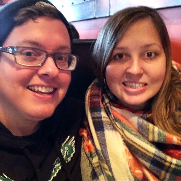 Meet your Posher, Sarah - Picture 1 of 1